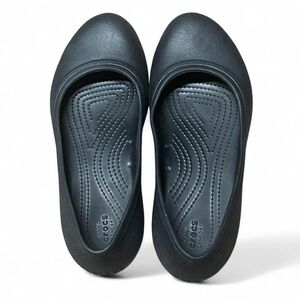 Crocs Iconic Comfort Shoes Black Flats Slip On Round Toe Size 8 Waterproof